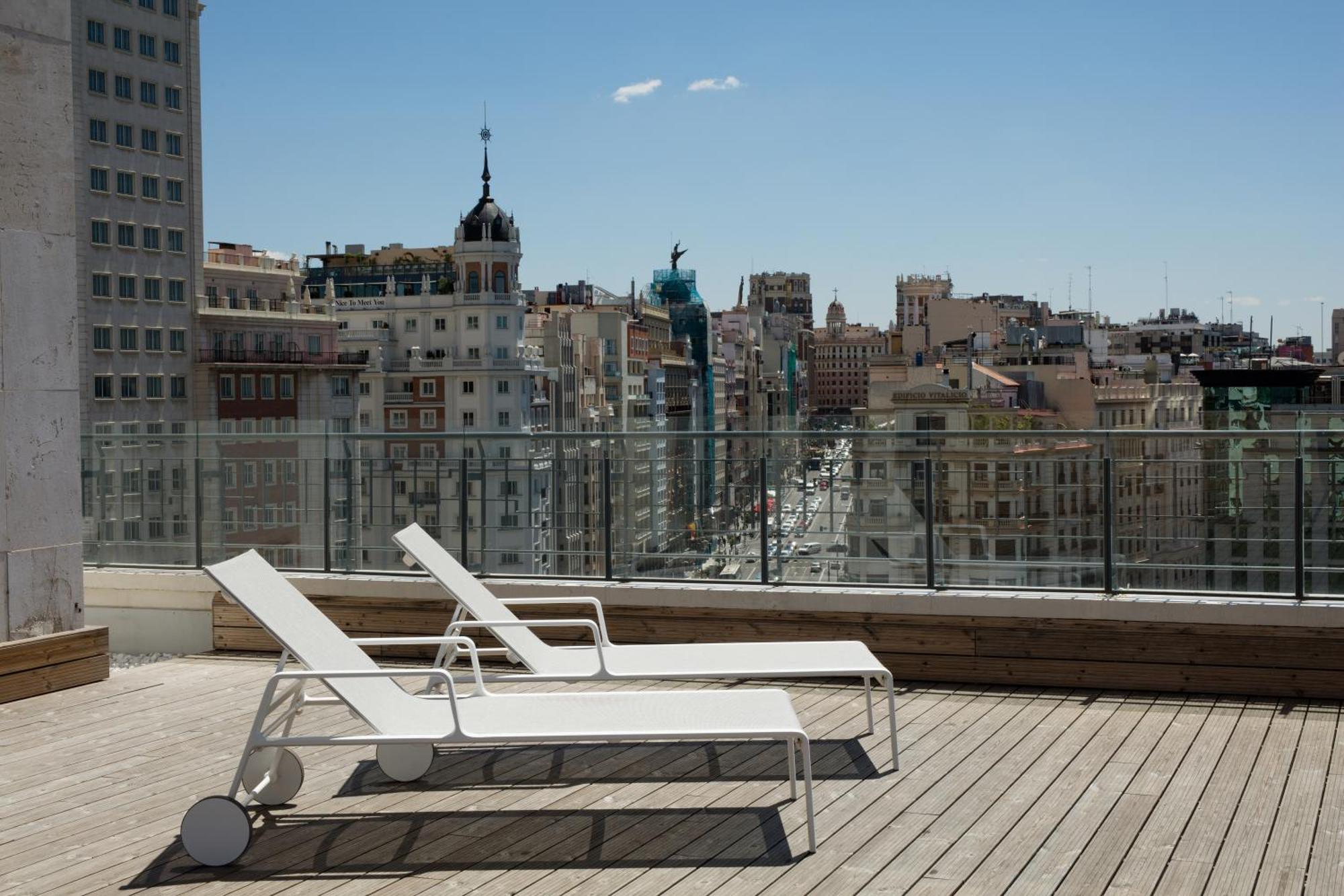 فندق بارثيلو توري دي مادريد مدريد المظهر الخارجي الصورة Rooftop terrace